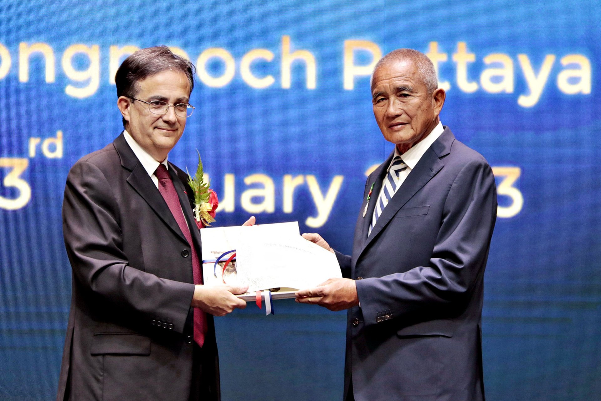 Nong Nooch Park in Pattaya received the Order of Chivalry of France