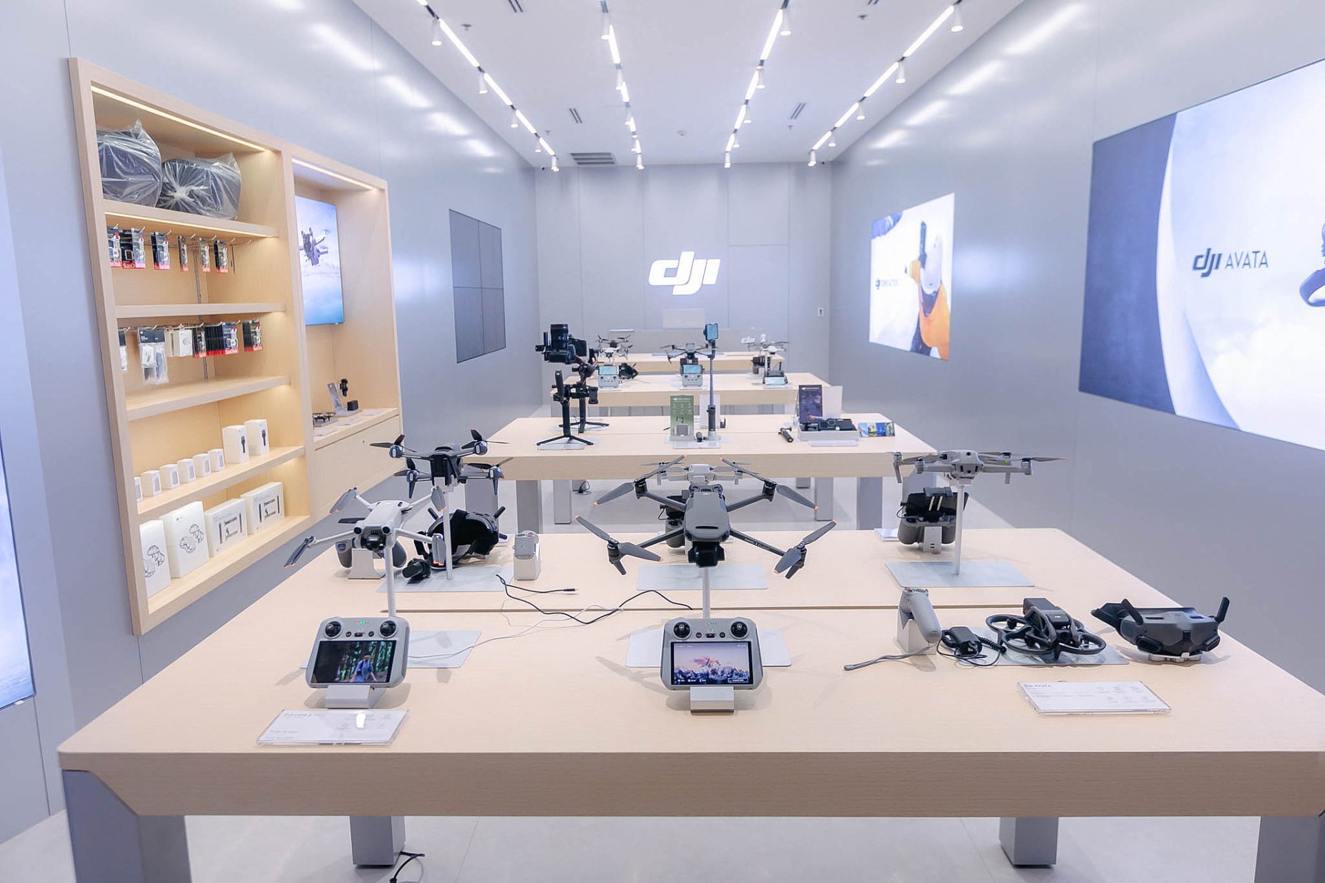 Newest DJI Experience Store opened at Fashion Island with a full range of DJI products to serve video content creators unleash their creativit Newest DJI Experience Store opened at Fashion Island with a full range of DJI products to serve video content creators unleash their creativit