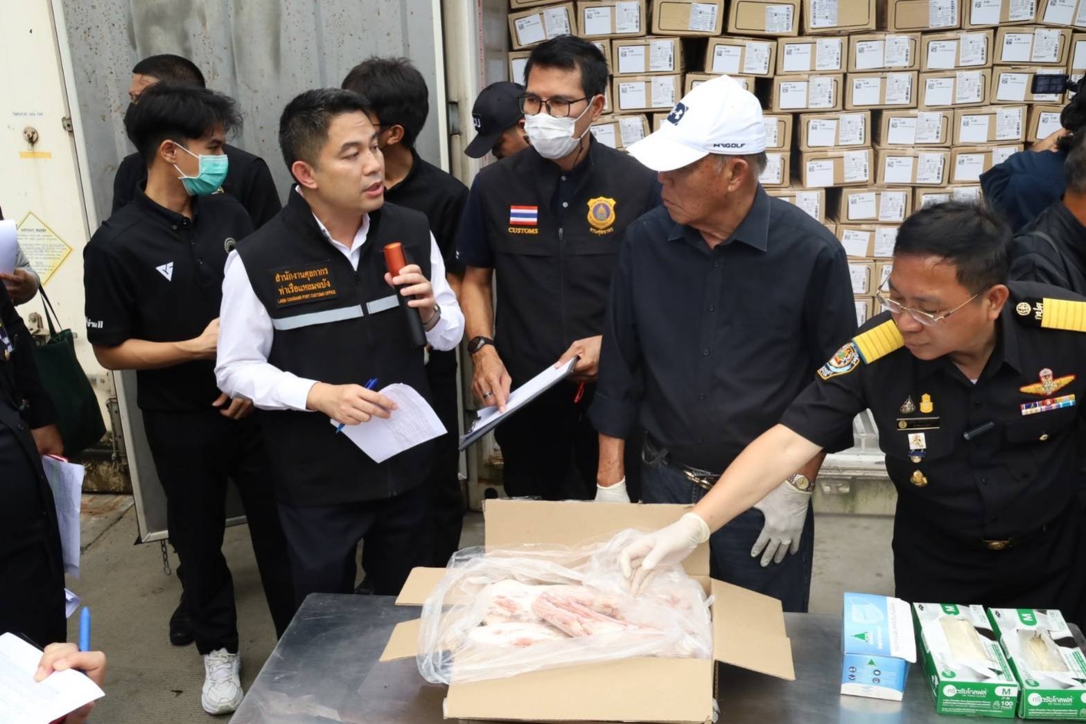 กรมศุลกากรขานรับนโยบายนายกรัฐมนตรีในการป้องกันและปราบปรามการลักลอบหลีกเลี่ยงนำเข้าหมูเถื่อน