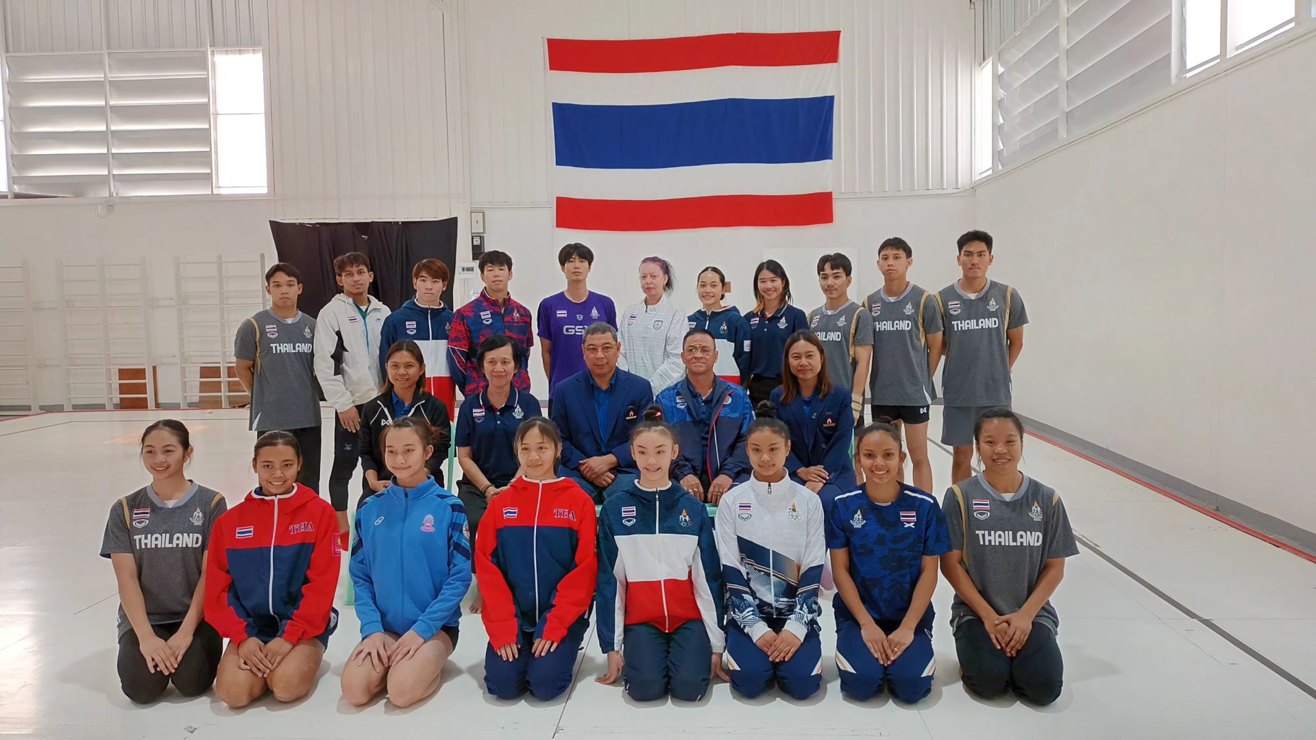  "ยิมนาสติกส์" โชว์ความเข้มแข็งผสมผสานสนุกสนาน ให้คณะของ ดร.ณัฏฐ์ ธีรณัฐสุภานนท์ ได้ชมพร้อมย้ำชัดเป้าหมาย 5 เหรียญทอง