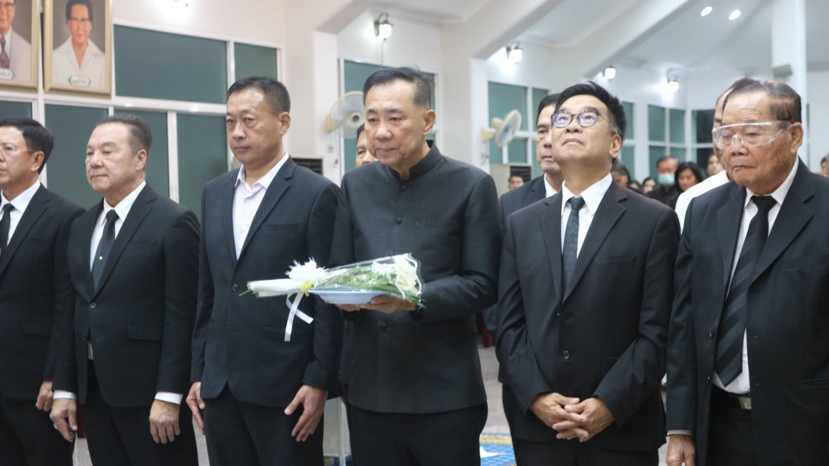 พิธีบำเพ็ญกุศลสวดพระอภิธรรมคุณพ่อไพรัช กิจเลิศไพโรจน์ ข้าราชการชั้นผู้ใหญ่ อดีตนักการเมือง นักธุรกิจ ร่วมไว้อาลัย 