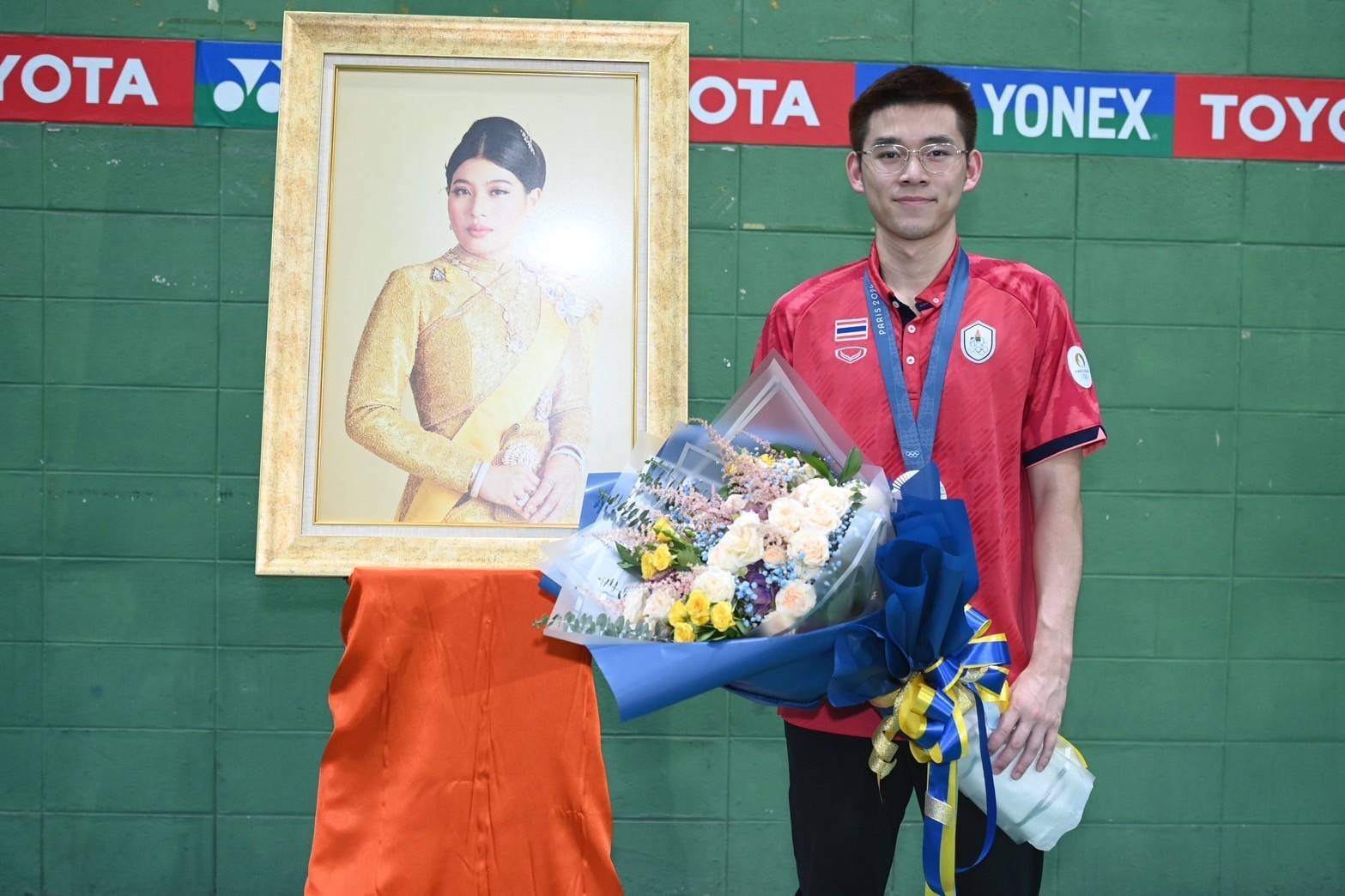  เจ้าฟ้าสิริวัณณวรีฯ ทรงแสดงความยินดี พระราชทานดอกไม้แก่ วิว กุลวุฒิ หลังคว้าเหรียญเงินโอลิมปิก 2024 