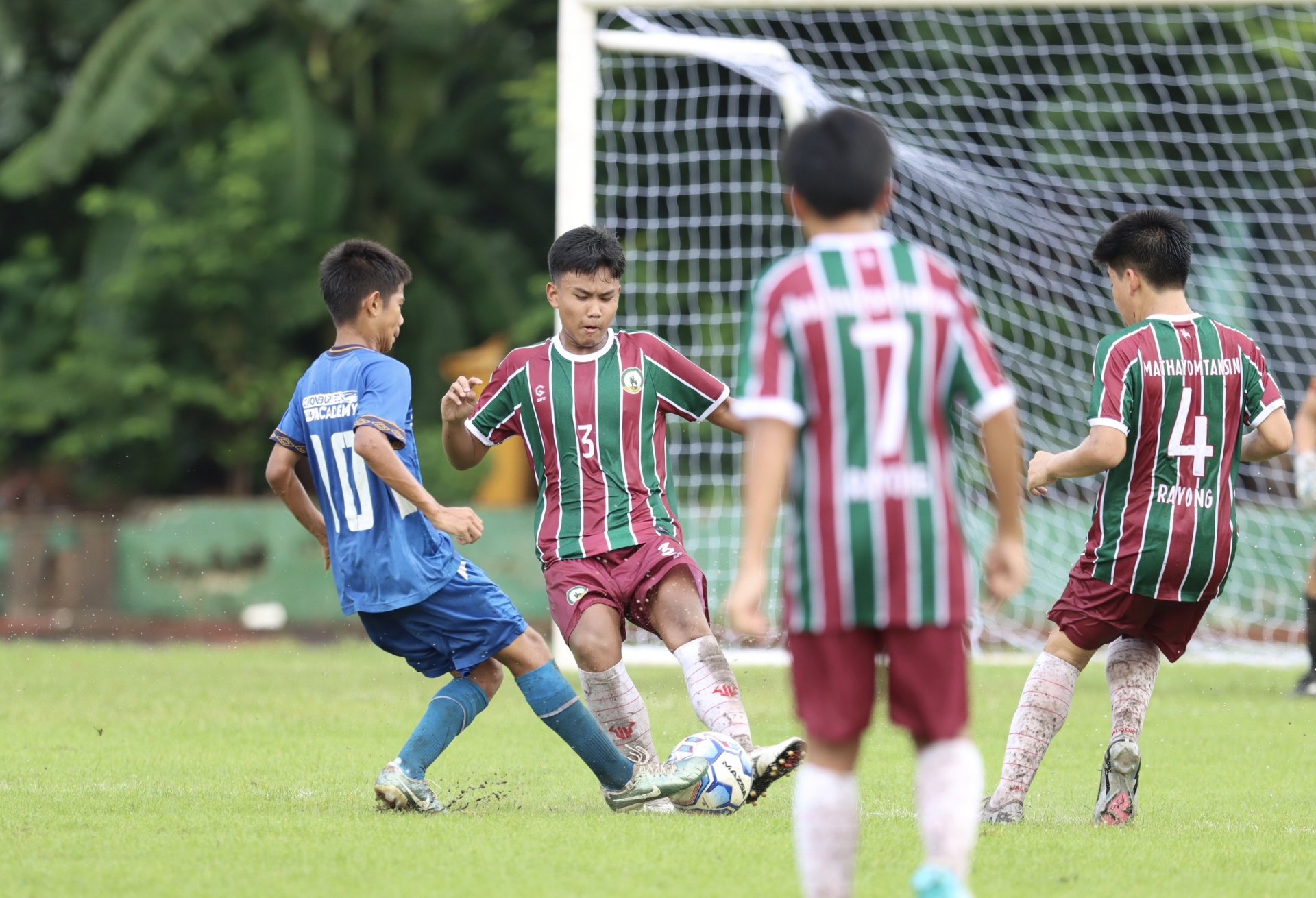อนาวิน ซัดแฮตทริค ช่วยให้ รร.ท่าข้ามพิทยาคมเอาชนะ รร.มัธยมตากสินระยอง 3-0 ประเดิม 3 แต้มแรก
