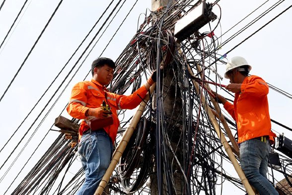 สัตหีบ เปิดกิจกรรม พัฒนาเมืองสะอาด เน้นจัดระเบียบสายไฟฟ้าและสายสื่อสาร