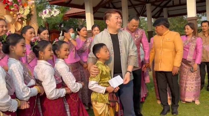 ศรีสะเกษ  / สพป.ศรีสะเกษ เขต 4การจัดงาน Sisaket One Team"จับมือไว้ แล้วไปด้วยกัน" "เรียนดี มีความสุข"
