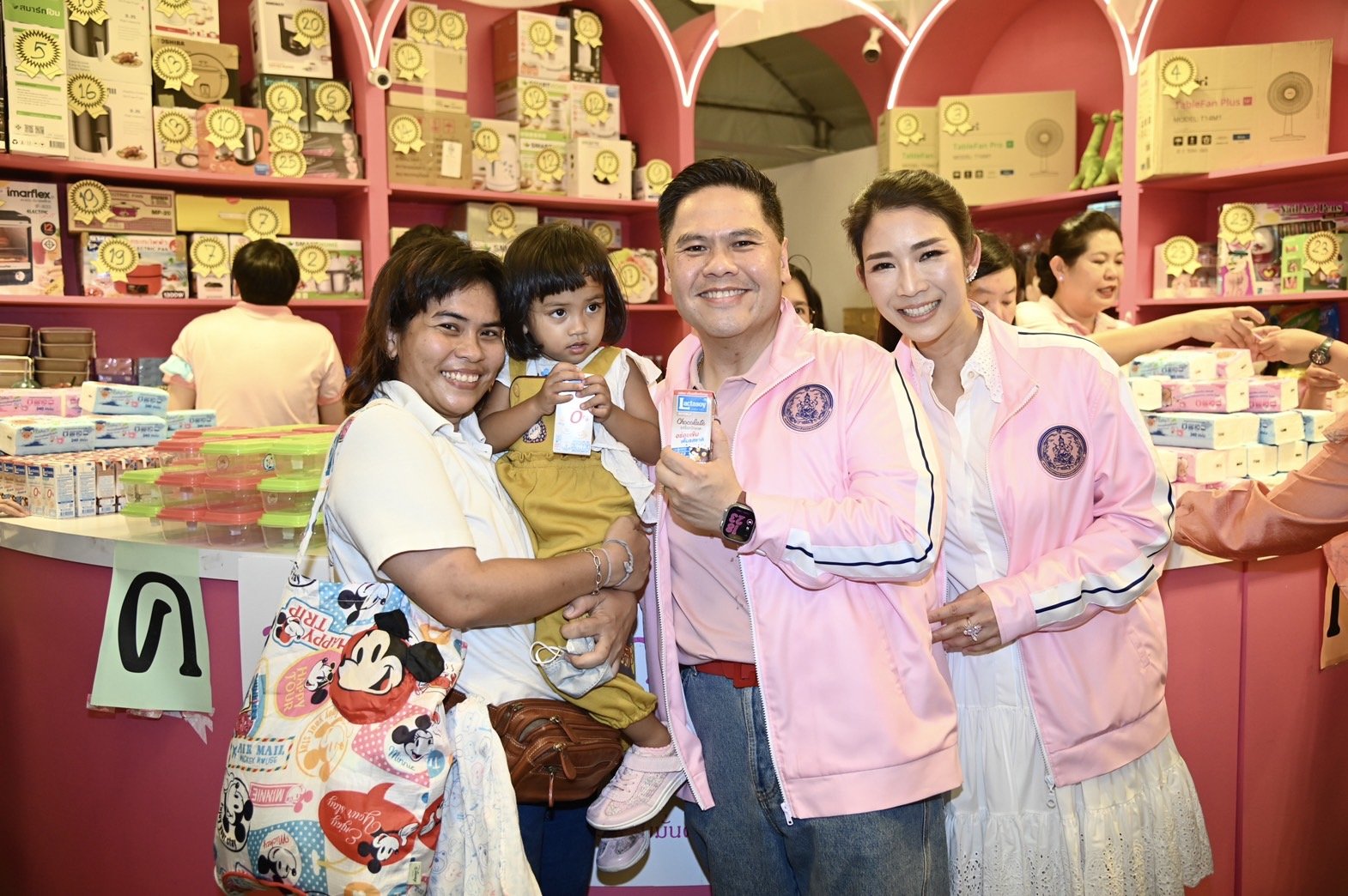 รมว. พม.เชิญชวนประชาชน เที่ยวงานกาชาด บูธ ก.พม. ลุ้นรางวัลใหญ่หลายรางวัล