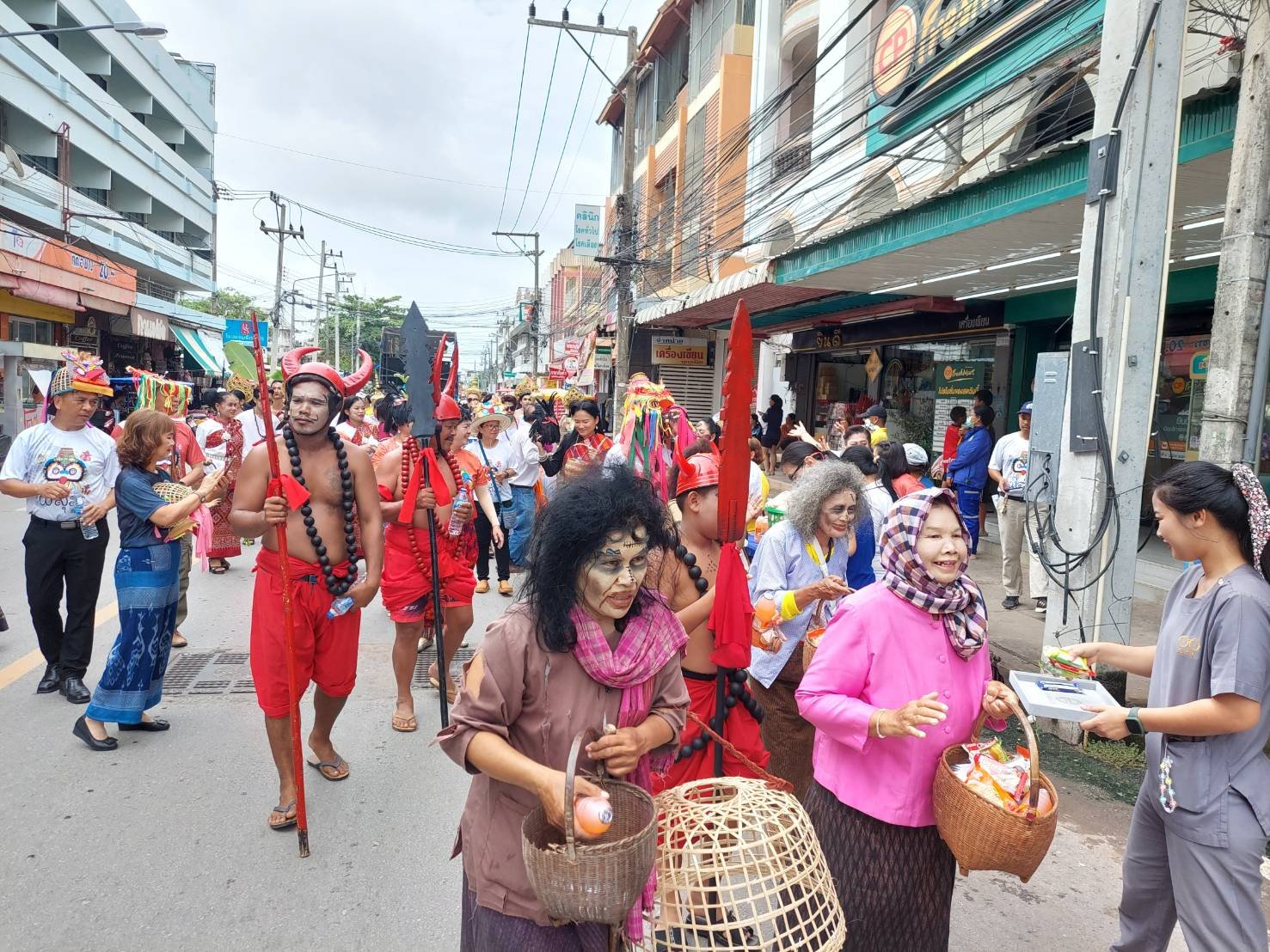 เริ่มแล้วประเพณีแห่ผีสุ่มไปทั่วเมือง ชัยภูมิ หนึ่งเดียวในโลกสุดคึกคัก