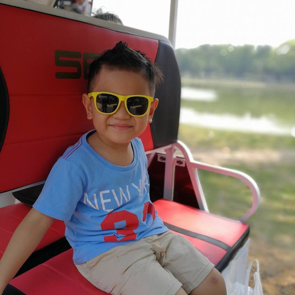 จะเที่ยวไหนเราก็ไม่หวั่น เพราะมีแว่นกันแดดเท่ๆ จะเที่ยวไหนเราก็ไม่หวั่น เพราะมีแว่นกันแดดเท่ๆ