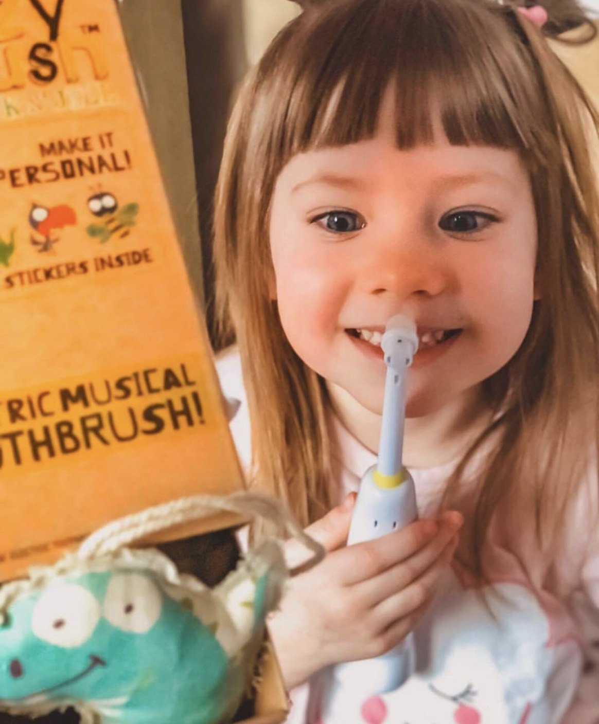 แปรงสีฟันไฟฟ้า Buzzy Electric Toothbrush  แปรงสีฟันไฟฟ้า Buzzy Electric Toothbrush