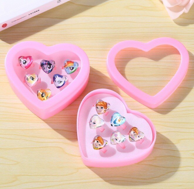 Set แหวน พร้อมกล่องเก็บ Set แหวน พร้อมกล่องเก็บ