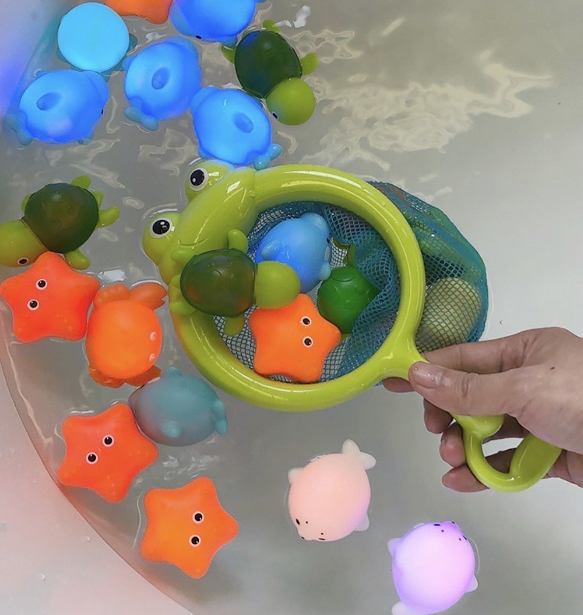 ชุดของเล่นตาข่าย + ของเล่นน้ำ มีไฟ 8 ตัว ชุดของเล่นตาข่าย + ของเล่นน้ำ มีไฟ 8 ตัว