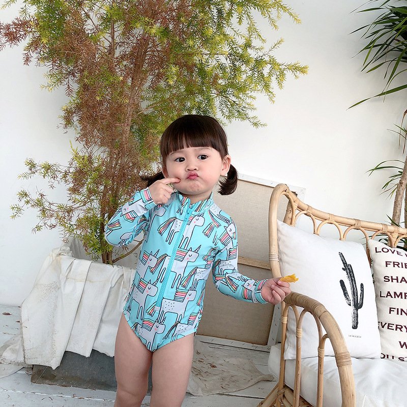 ชุดว่ายน้ำเด็ก Blue Unicorn  (2ชิ้น ชุด+หมวก) ชุดว่ายน้ำเด็ก Blue Unicorn  (2ชิ้น ชุด+หมวก)