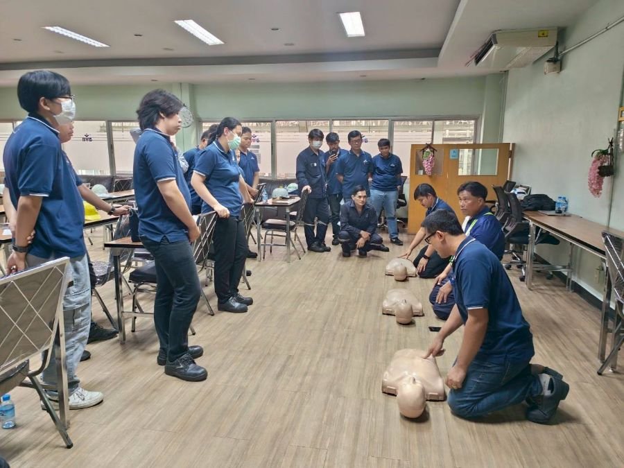 วิธีช่วยเหลือคนถูกไฟดูดอย่างปลอดภัย: ขั้นตอนการปฐมพยาบาลที่ถูกต้องตามหลักสากล