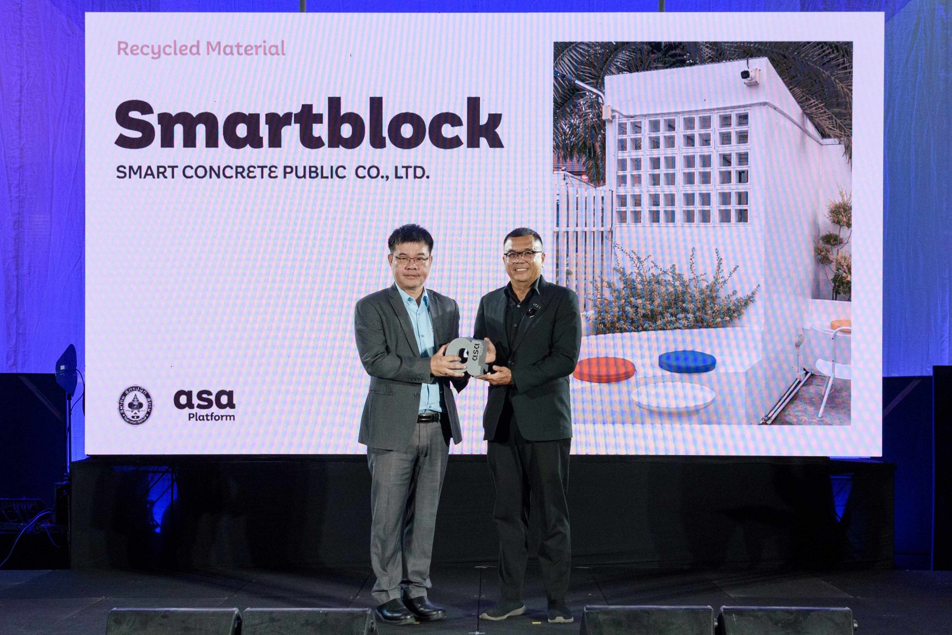 บริษัท สมาร์ทคอนกรีต จำกัด (มหาชน) ขึ้นรับมอบรางวัล asa Platform Selected Materials 2024 ในหัวข้อ Recycled Materials ในวันศุกร์ที่ 13 พฤษภาคม 2567 ในงานสถาปนิก67 ซึ่งจัดขึ้นระหว่างวันที่ 30 เมษายน - 5 พฤษภาคม 2567 ณ อิมแพ็ค เมืองทองธานี