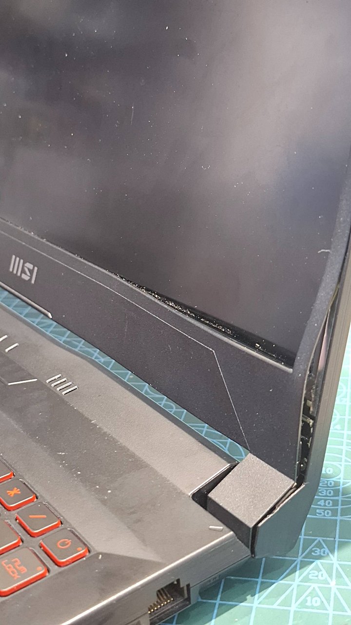MSI GF66 Katana บานพับโยก กรอบจอปูด ซ่อมได้แบบไม่ต้องเปลี่ยนอะไหล่