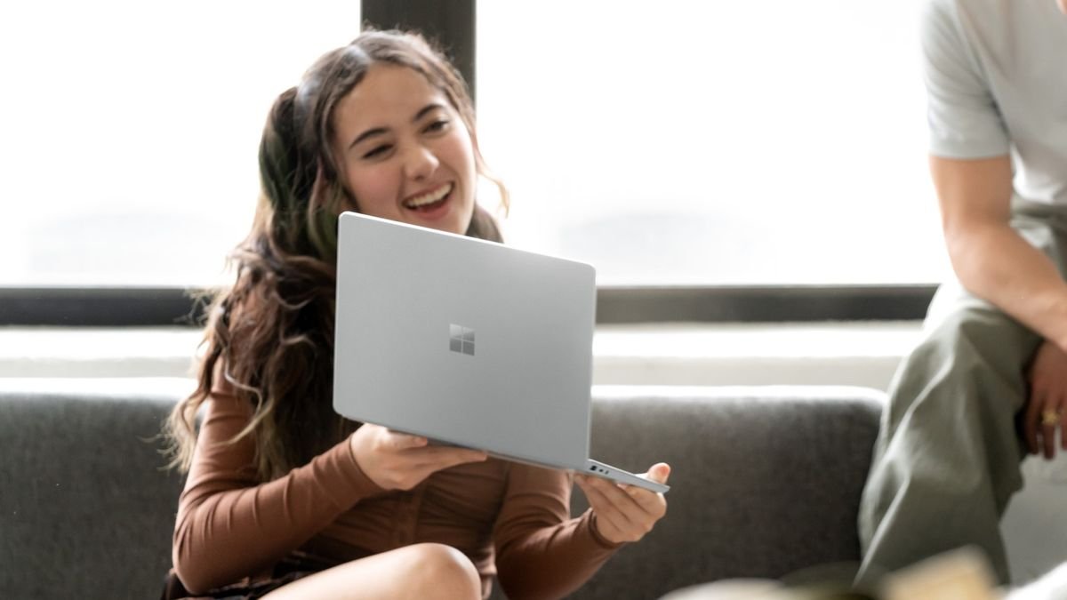 ซ่อม Surface ราคาถูก คุ้มจริงไหม?
