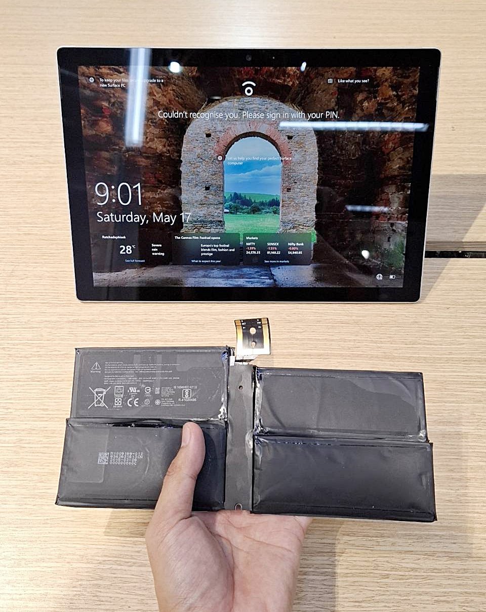 Surface Pro 6 เมื่อแบตบวม ดันจอ เปลี่ยนแบต ใช้ต่อได้อีกยาว คุ้มกว่าซื้อใหม่