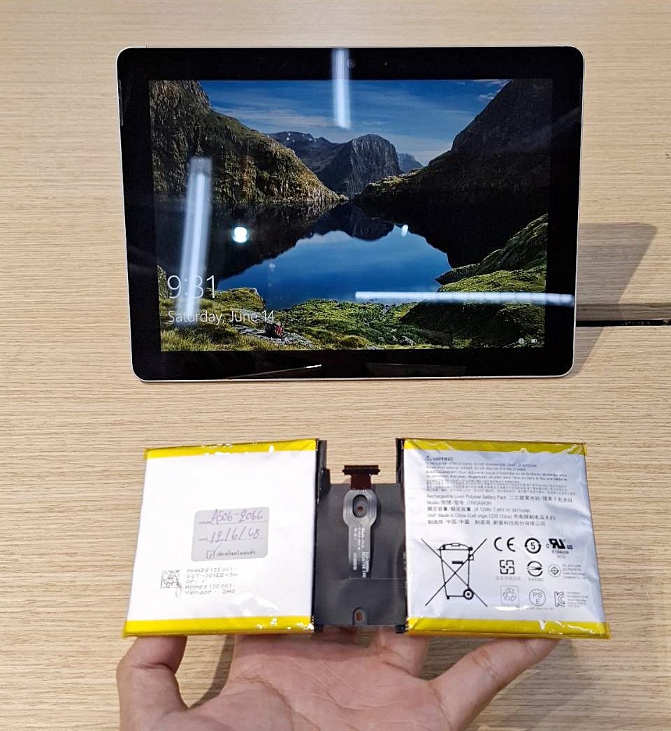 Surface Go 1 แบตบวม เปลี่ยนแบตใหม่ตรงรุ่น ซ่อมกับผู้เชี่ยวชาญ Surface โดยตรง