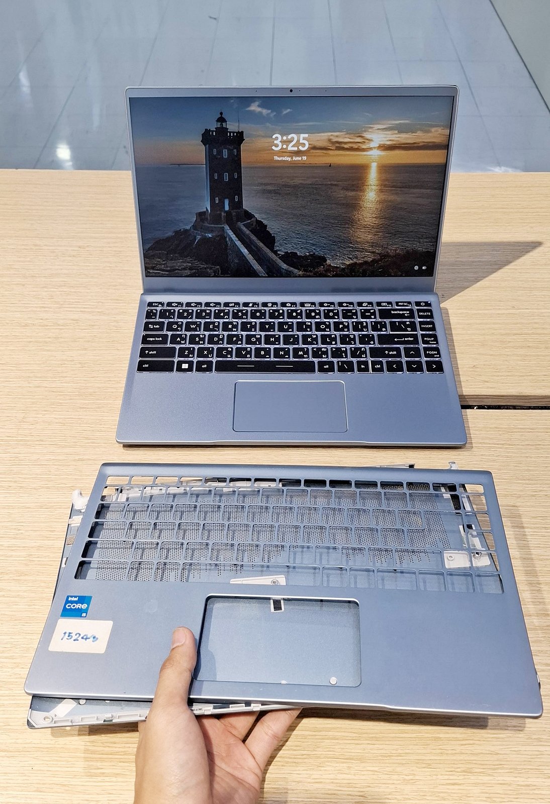ซ่อม MSI Modern 14 บานพับหัก บอดี้แตก เปลี่ยนชุดบอดี้อะไหล่ตรงรุ่น
