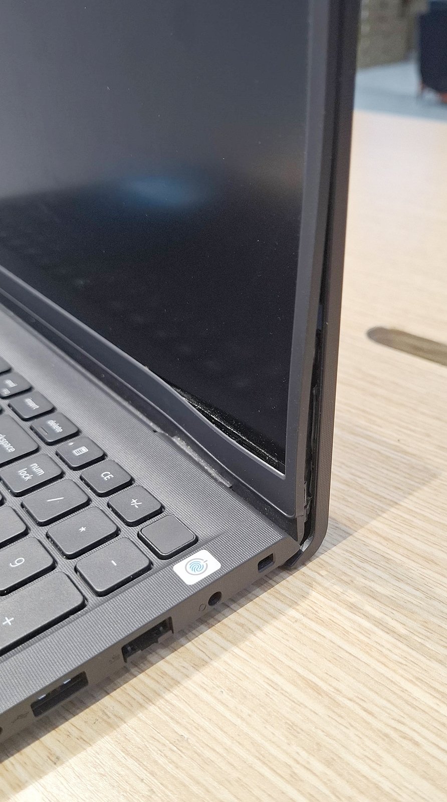 ซ่อมบานพับ Dell Inspiron 15 5510 ตัวจริงเรื่องซ่อมบานพับ เปิดแล้วไม่พังซ้ำ