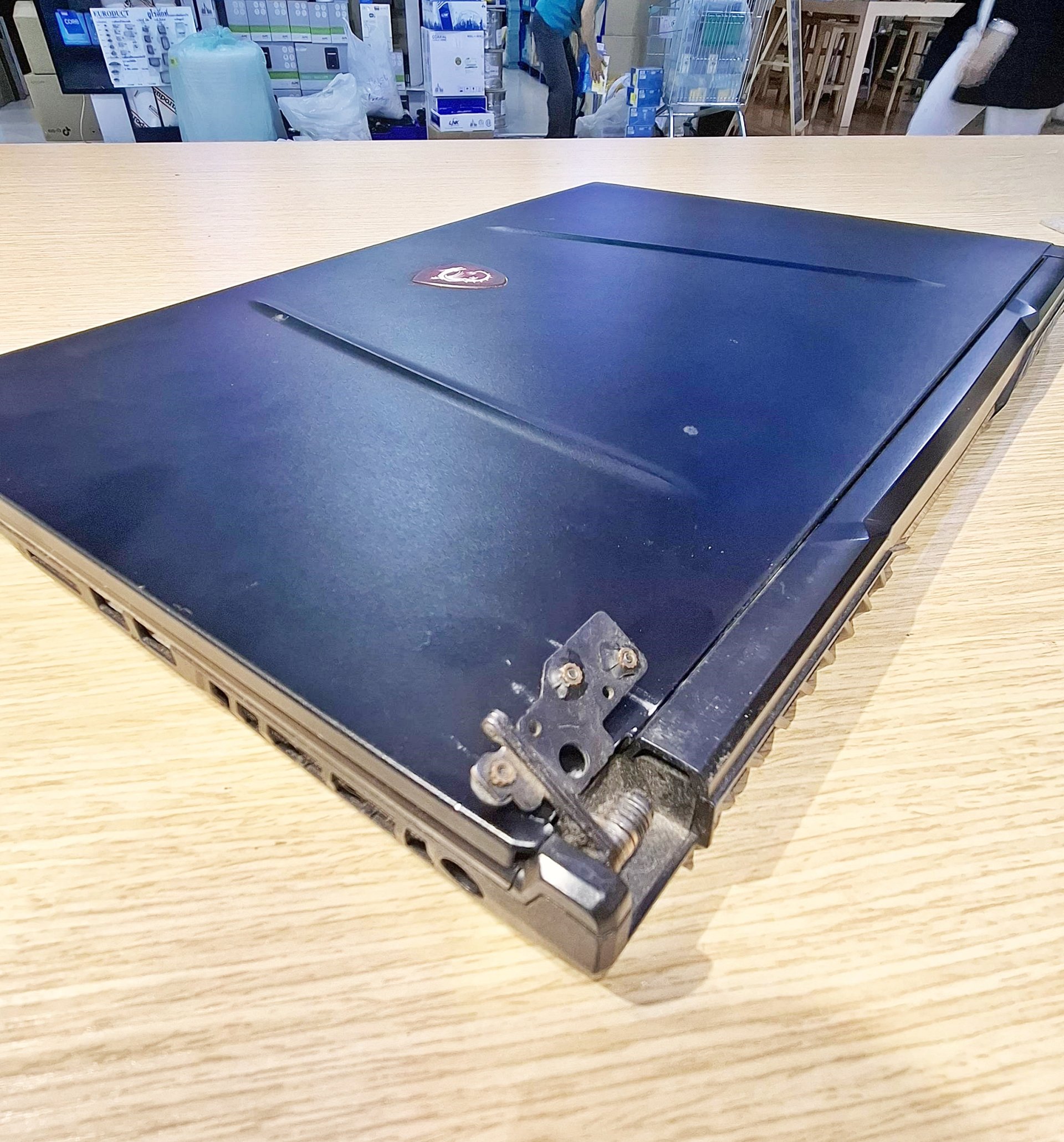 ซ่อม MSI GF75 Leopard บานพับหลุด เปลี่ยนฝาหลัง กรอบจอ 