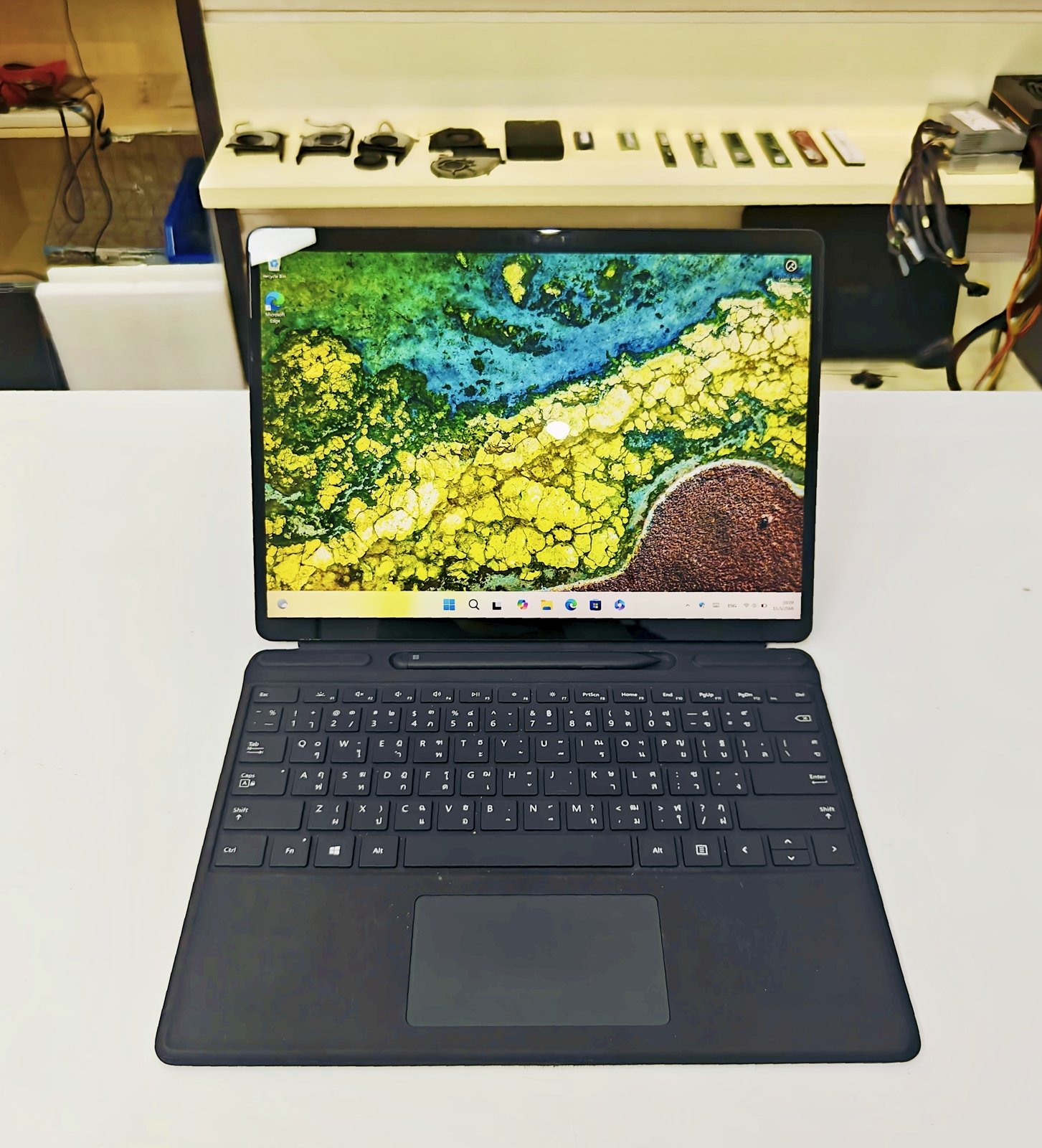 Surface Pro X เปิดไม่ติด คีย์บอร์ดไม่เชื่อม ลืมรหัสผ่าน  ซ่อมได้ที่ TRUE IT