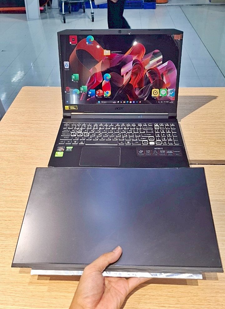 Acer Nitro 5 เปลี่ยนจอ IPS 144Hz