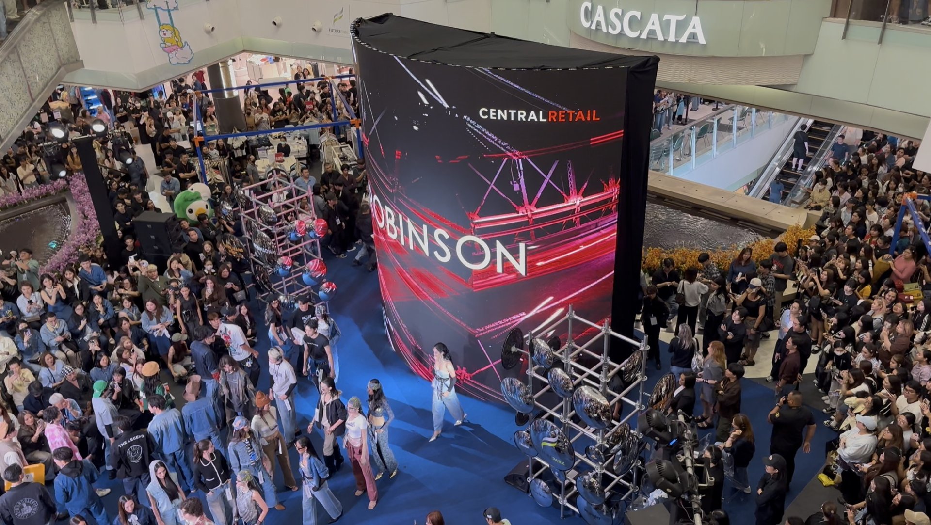 Robinson Super Jeans Week 2025 - Full Visual & Show Control System