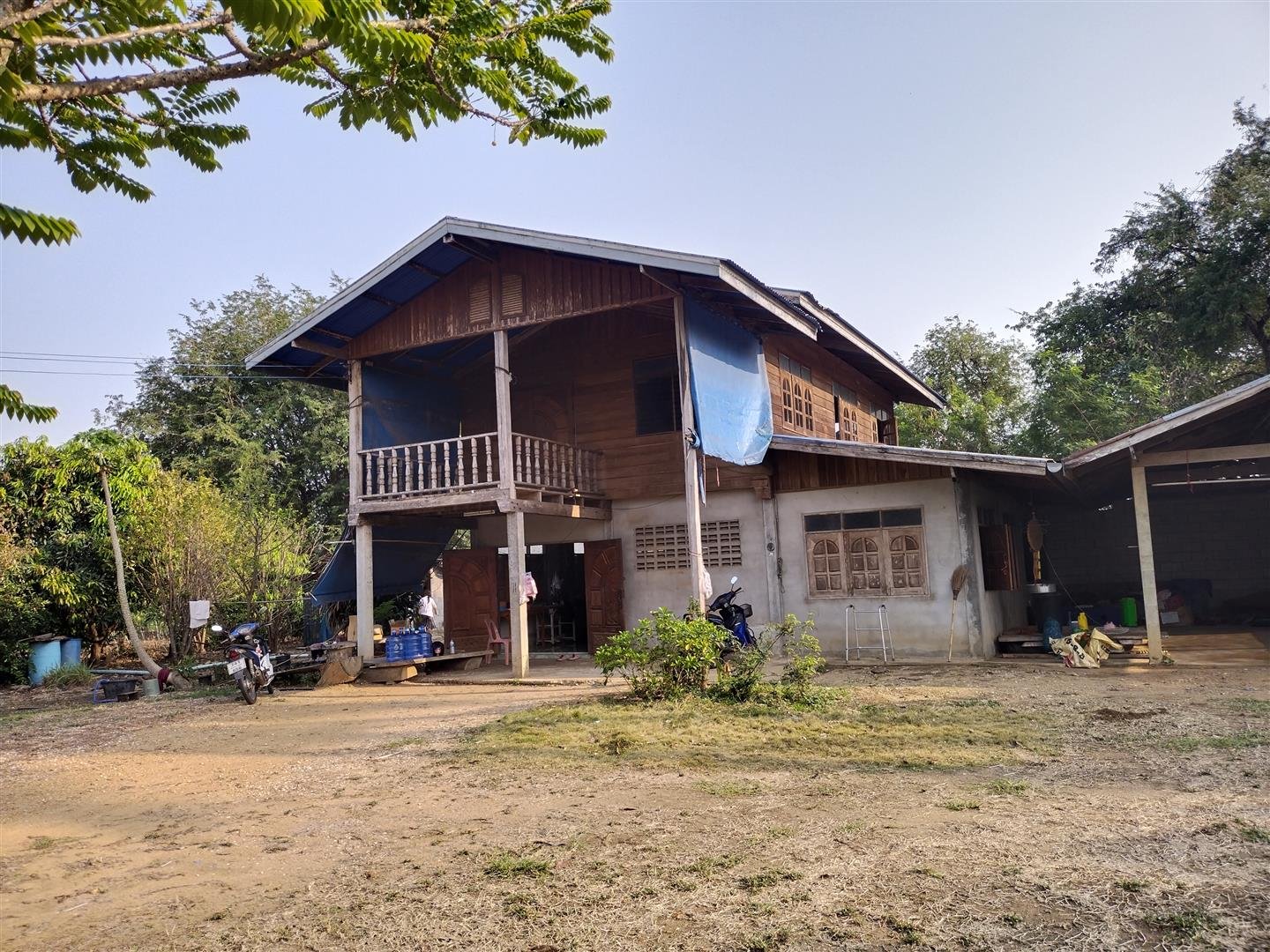 บ้านครึ่งปูนครึ่งไม้ บ้านครึ่งปูนครึ่งไม้