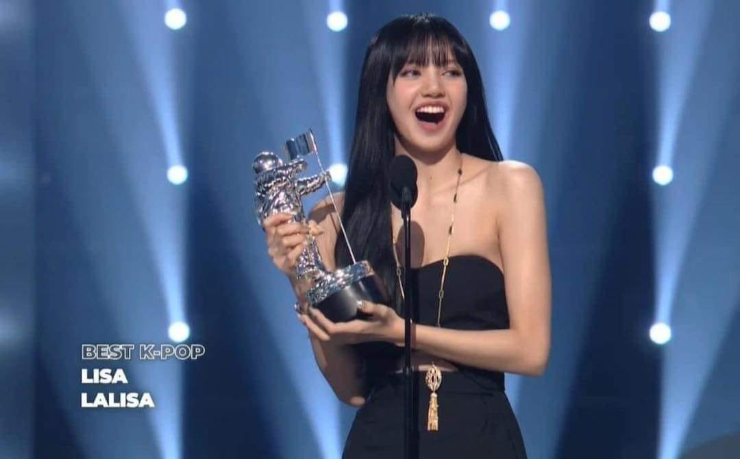 ลิซ่า BLACKPINK คว้ารางวัล Best K-Pop จากเพลง LALISA ซิงเกิ้ลเดี่ยวโซโล่เดบิวต์ ในเวที MTV VMAs 2022