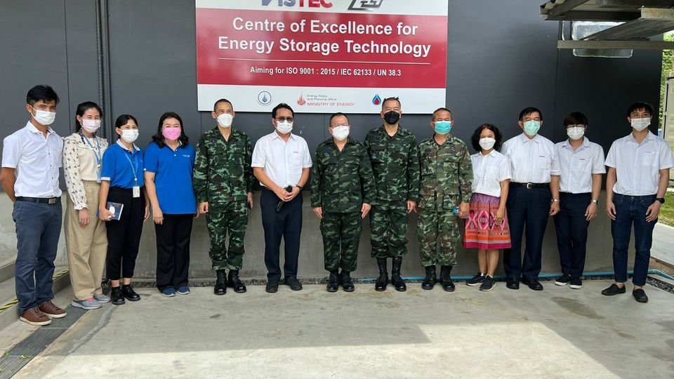 ในวันศุกร์ที่ 8 กรกฏาคม 2565 ศูนย์ความเป็นเลิศด้านเทคโนโลยีกักเก็บพลังงาน (CEST) ได้ให้การต้อนรับคณะ กรมวิทยาศาสตร์และเทคโนโลยีกลาโหม ในโอกาสเข้าเยี่ยม สถาบันวิทยสิริเมธี (VISTEC) ในวันศุกร์ที่ 8 กรกฏาคม 2565 ศูนย์ความเป็นเลิศด้านเทคโนโลยีกักเก็บพลังงาน (CEST) ได้ให้การต้อนรับคณะ กรมวิทยาศาสตร์และเทคโนโลยีกลาโหม ในโอกาสเข้าเยี่ยม สถาบันวิทยสิริเมธี (VISTEC)