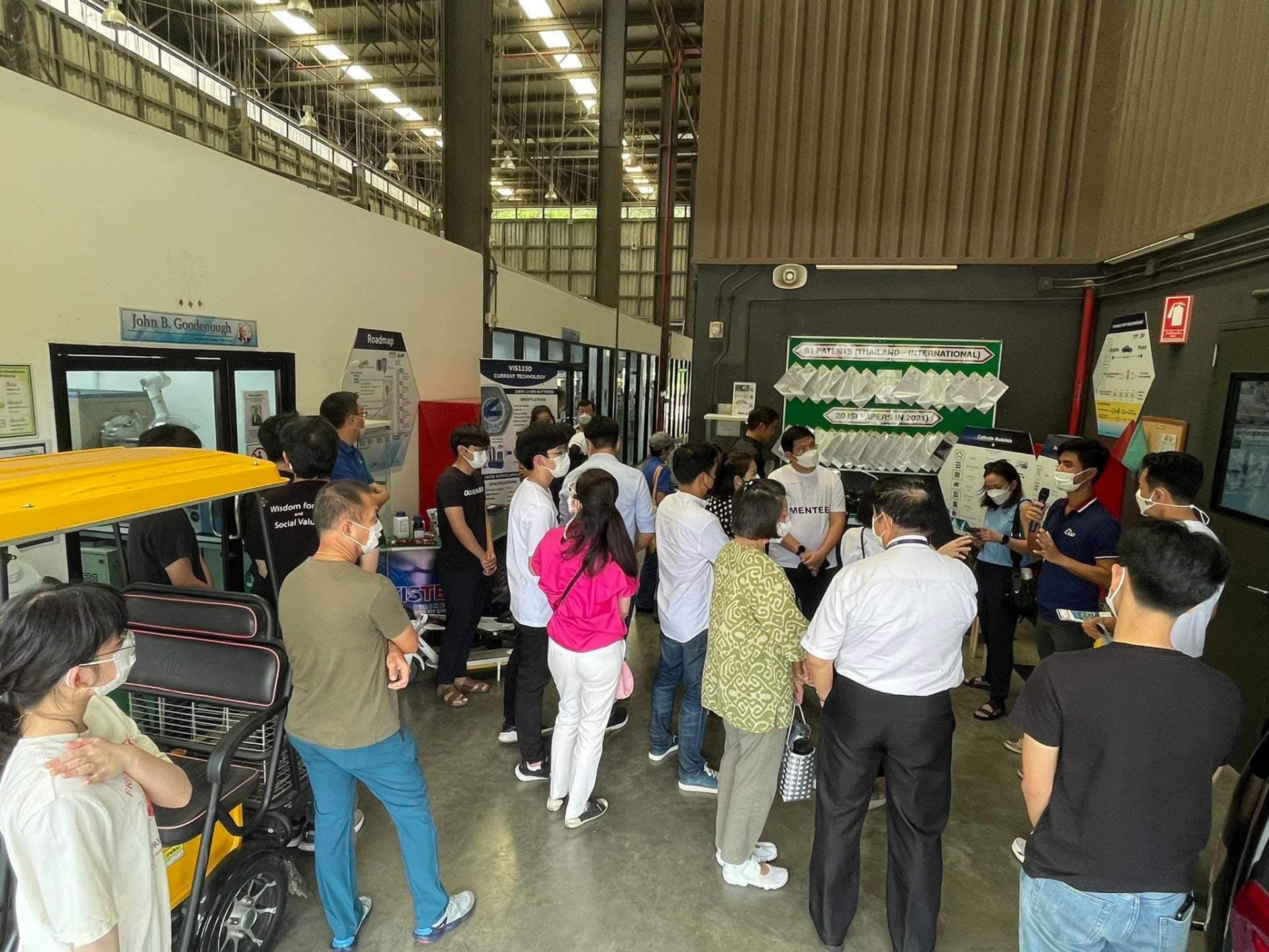 ในวันเสาร์ที่ 8 ตุลาคม 2565 ศูนย์ความเป็นเลิศด้านเทคโนโลยีกักเก็บพลังงาน (CEST) ให้การต้อนรับคณะ IMET MAX รุ่นที่ 4 ภายใต้ มูลนิธิเพื่อสถาบันการศึกษาวิชาการจัดการแห่งประเทศไทย (IMET) เนื่องในโอกาสการเยี่ยมชม สถาบันวิทยสิริเมธี (VISTEC) และ CEST เพื่อเยี่ย ในวันเสาร์ที่ 8 ตุลาคม 2565 ศูนย์ความเป็นเลิศด้านเทคโนโลยีกักเก็บพลังงาน (CEST) ให้การต้อนรับคณะ IMET MAX รุ่นที่ 4 ภายใต้ มูลนิธิเพื่อสถาบันการศึกษาวิชาการจัดการแห่งประเทศไทย (IMET) เนื่องในโอกาสการเยี่ยมชม สถาบันวิทยสิริเมธี (VISTEC) และ CEST เพื่อเยี่ย