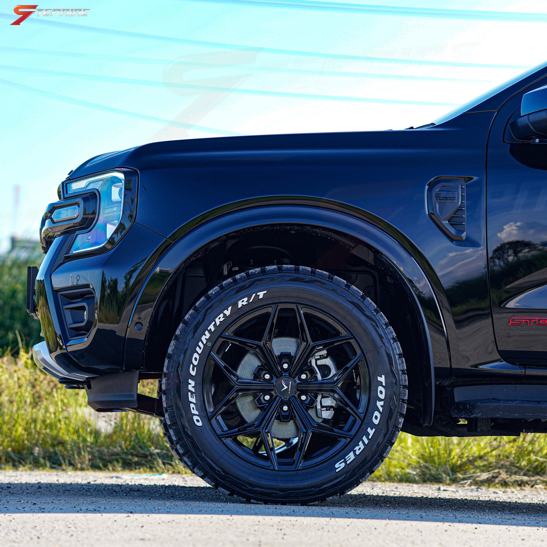 Ford Ranger V-RACING VZ01 Gloss Black & Matt Black