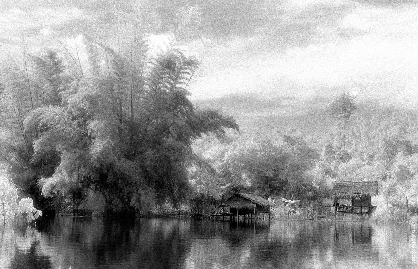 ภาพนี้เป็นหนึ่งในนั้นครับ  #สังขละบุรี #infrared #film