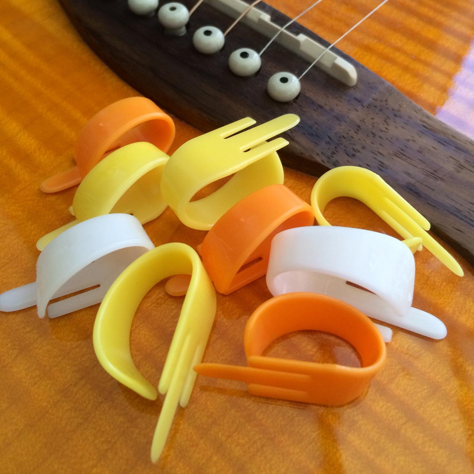 Fred Kelly Slick Picks Delrin Thumb Picks – Light Gauge, Large Size (24-Pack)
