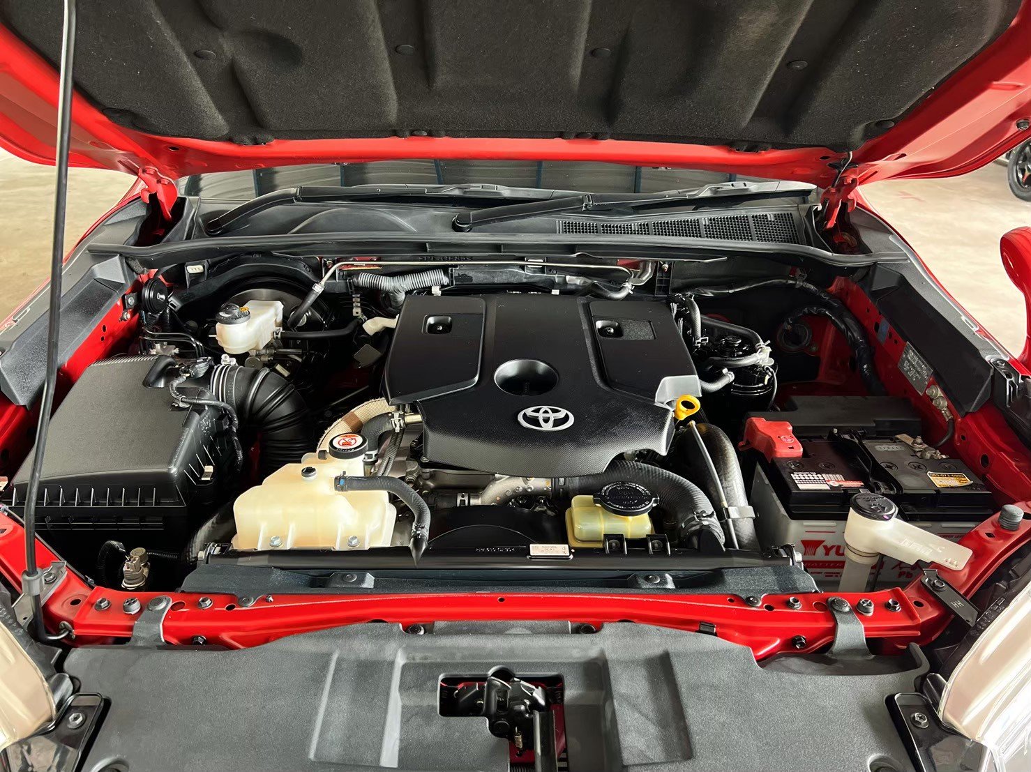 TOYOTA REVO DOUBLECAB 2.4 E PRERUNNER M/T สีแดง ปี 2018