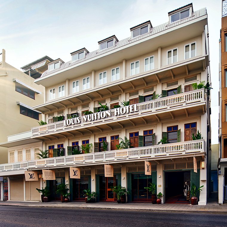 LOUIS VUITTON Monogram