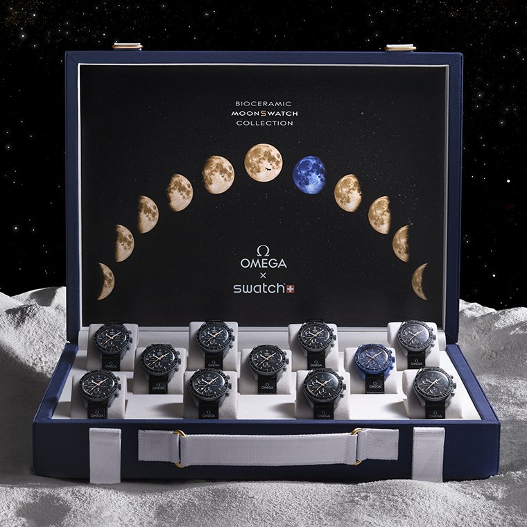 OMEGA จัดประมูล MoonSwatch Moonshine Gold suitcases เพื่อ Orbis OMEGA จัดประมูล MoonSwatch Moonshine Gold suitcases เพื่อ Orbis