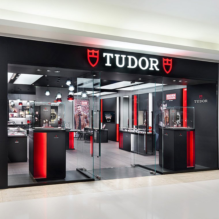 TUDOR และ PMT THE HOUR GLASS