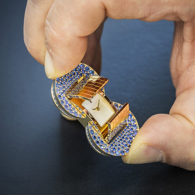 VAN CLEEF & ARPELS Meteor secret watch