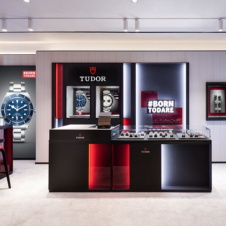 TUDOR และ PMT THE HOUR GLASS