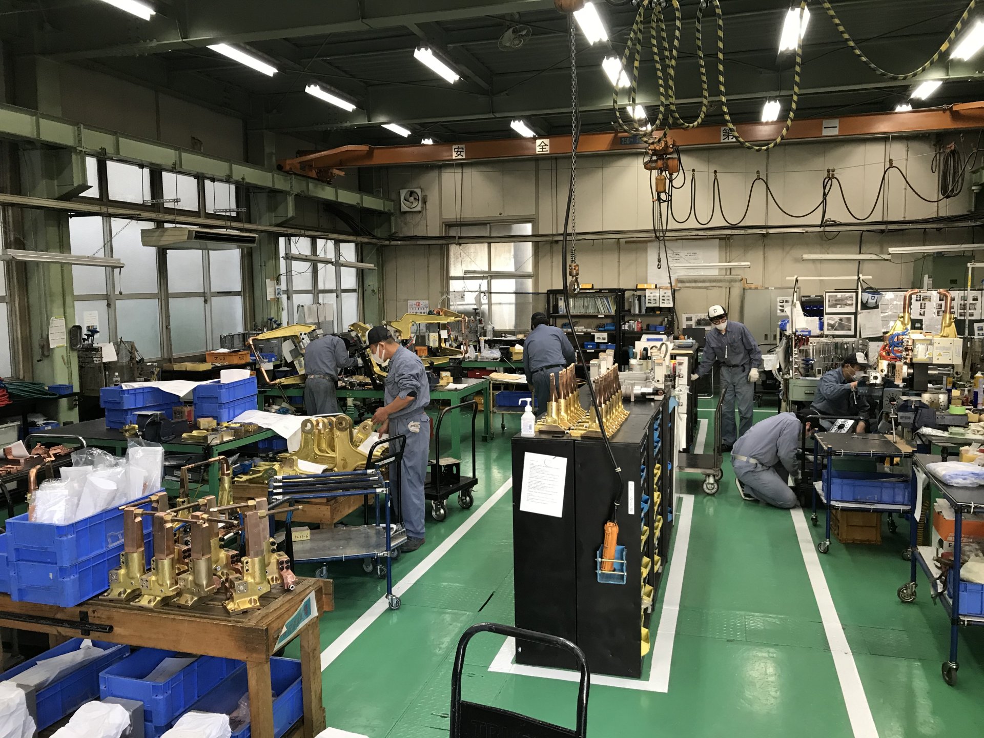 NEW ARRIVALS NEW ARRIVALS