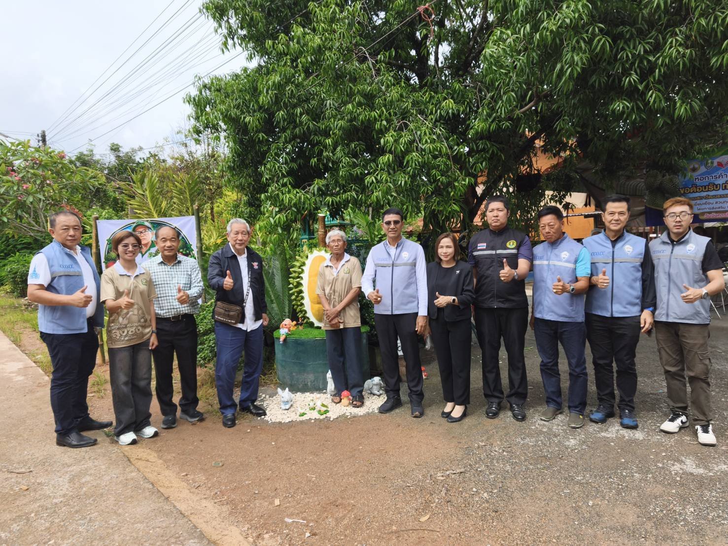 หอการค้าจังหวัดฉะเชิงเทรา จัดกิจกรรมทำ Content" (คอนเทนต์)   เพื่อเป็นการประชาสัมพันธ์ และส่งเสริมการขายให้กับทุเรียน อำเภอท่าตะเกียบจังหวัดฉะเชิงเทรา เที่ยวชมสวนทุเรียนหมอนทองลุงชง  ทุเรียนหมอนทอง รับประกันความอร่อย หวานมัน  เนื้อครีมมี่ ในวันอังคาร