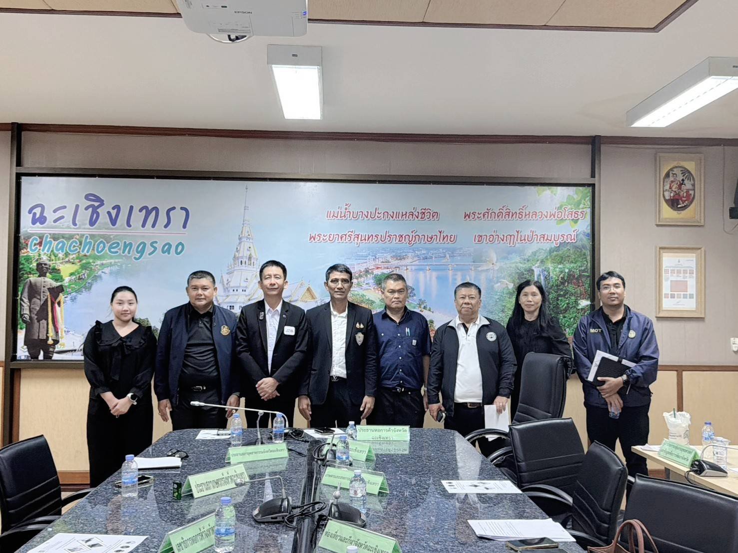 วันอังคารที่ 14 กรกฎาคม 2569 เวลา 13.30 น. นายยุทธนา มาตเจือ ประธานหอการค้าฯ ร่วมประชุมคณะกรรมการร่วมภาครัฐและเอกชนเพื่อแก้ไขปัญหาทางเศรษฐกิจกลุ่มจังหวัดภาคตะวันออก 1 (ฉะเชิงเทรา ชลบุรี ระยอง) ครั้งที่ 5/2569 ผ่านระบบสื่ออิเล็กทรอนิกส์ (Webex) ณ ห้องประชุ