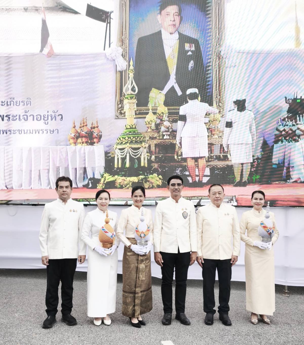 วันอังคารที่ 28 กรกฎาคม 2569 นายยุทธนา  มาติดต่อ ประธานและคณะกรรมการหอการค้าฯ ร่วมกิจกรรมเฉลิมพระเกียรติพระบาทสมเด็จพระเจ้าอยู่หัว เนื่องในโอกาสวันเฉลิมพระชนมพรรษา 28 กรกฎาคม 2569 เวลา 18.00 น. พิธีถวายเครื่องราชสักการะและวางพานพุ่ม  เวลา 19.29 น. พิธีจุด