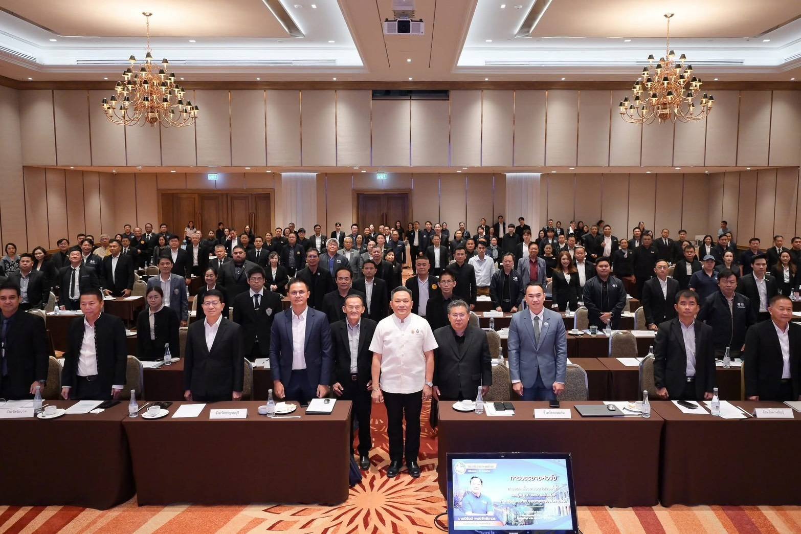 นายยุทธนา มาตเจือ ประธาน นายทนงศักดิ์ ทรัพย์เฟื่องฟู รองประธานหอการค้า ร่วมโครงการขับเคลื่อนแผนงานบูรณาการความร่วมมือภาครัฐภาคเอกชนในการเสริมศักยภาพการพัฒนาเศรษฐกิจภาค/กลุ่มจังหวัดและจังหวัดในภูมิภาคประจำปีงบประมาณ 2569 ระหว่างวันที่ 20 สิงหาคม 2569 ณ โรง