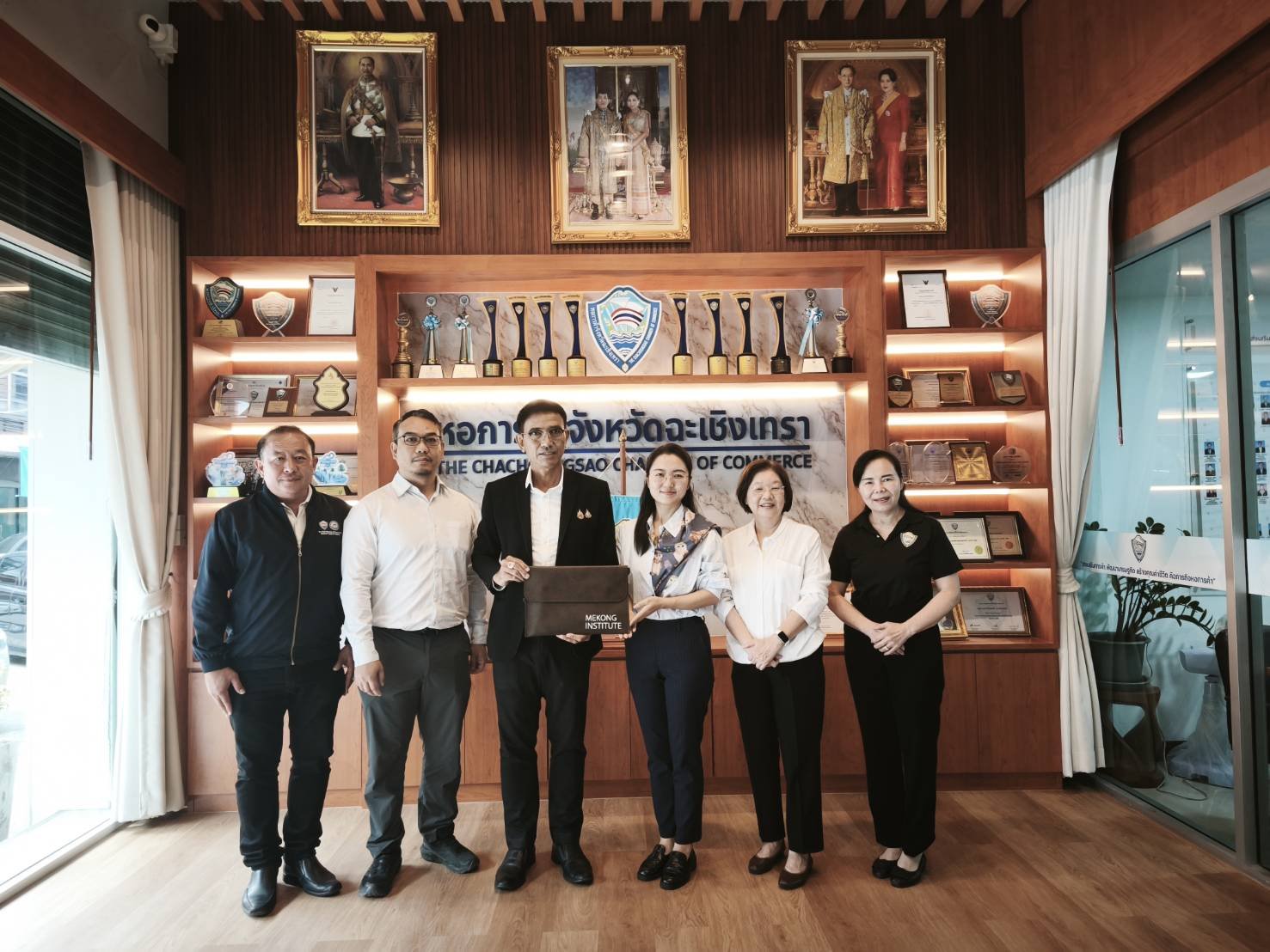 สถาบันความร่วมมือพัฒนาเศรษฐกิจลุ่มน้ำโขงนัดขอสัมภาษณ์ นายยุทธนา มาตเจือ ประธานหอการค้า และคณะกรรมการ เพื่อแลกเปลี่ยนข้อมูลประกอบการศึกษาระบบนิเวศการลงทุนสีเขียวในพื้นที่เขตพัฒนาเศรษฐกิจภาคตะวันออก EEC ในวันที่ 2 กันยายน 2569 เวลา 08:30 - 10.00 น ณสำนักงาน