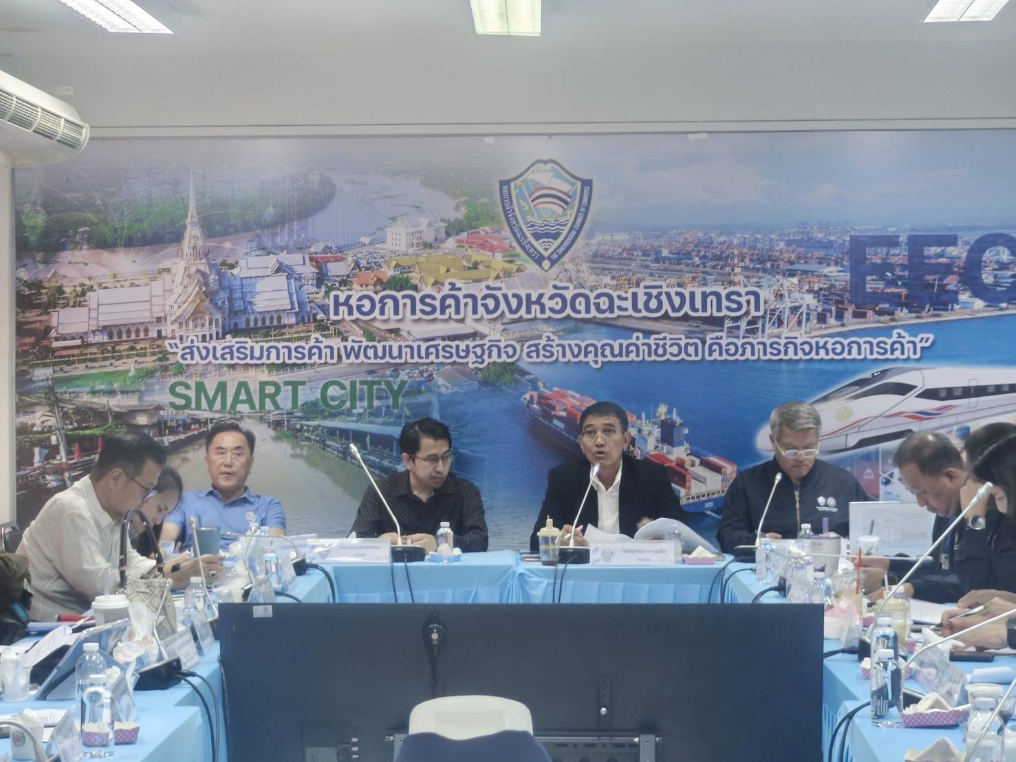 ประชุมคณะที่ปรึกษาและกรรมการบริหารหอการค้าจังหวัดฉะเชิงเทราครั้งที่ 10/2569 ในวันพฤหัสบดีที่ 15 ตุลาคม 2569 เวลา 13:30 -16.00 น. ณ ห้องประชุม อาคารหอการค้าจังหวัดฉะเชิงเทรา อำเภอเมืองจังหวัดฉะเชิงเทรา