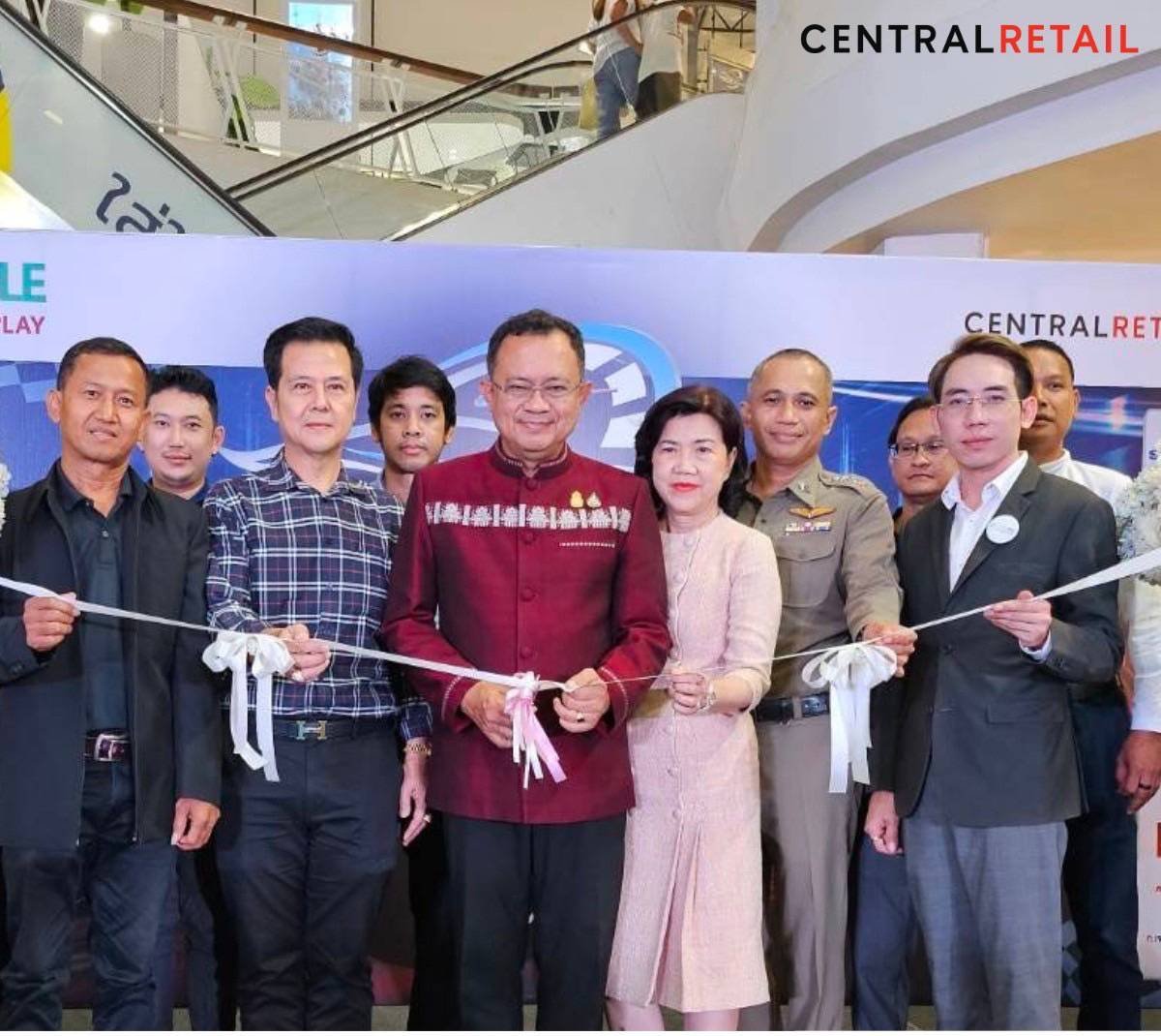 วันอาทิตย์ที่ 29 ตุลาคม 2566 เวลา 17.00-18.00 น. นายวสันต์ ศิรินภารัตน์ รองประธาน ร่วมเป็นประธานในพิธีเปิดงาน ROBINSON LIFESTYLE MOTOR SHOW 2023 ครั้งที่ 2 ณ บริเวณลานเอนกประสงค์ หน้า TOP ชั้น 1 ศูนย์การค้าโรบินสันไลฟ์สไตล์ ฉะเชิงเทรา