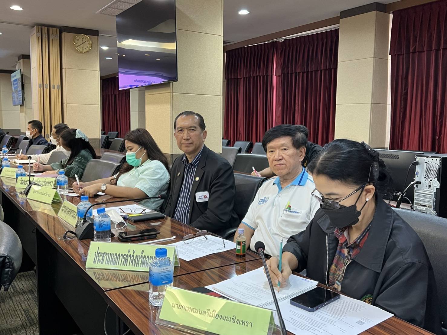 วันพุธที่ 20 กันยายน 2566 เวลา 13.30 น. นายสมพงษ์ นำศรีเจริญ กรรมการ ร่วมประชุมคณะกรรมการศูนย์อำนวยการป้องกันและปราบปรามยาเสพติดจังหวัดฉะเชิงเทรา ครั้งที่ 4 ประจำปีงบประมาณ 2566 ณ ห้องประชุมมรุพงษ์ศิริพัฒน์ ชั้น 4 ศาลากลางจังหวัดฉะเชิงเทรา